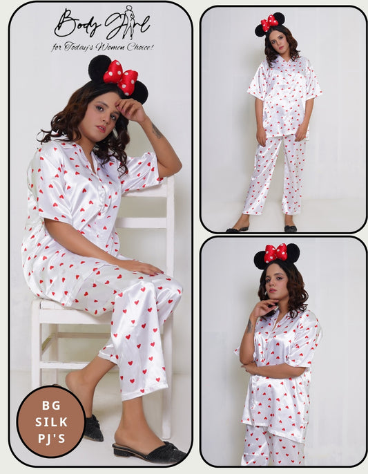 Elegant White Pajama Set – 2-Piece Loungewear with Red Heart Print