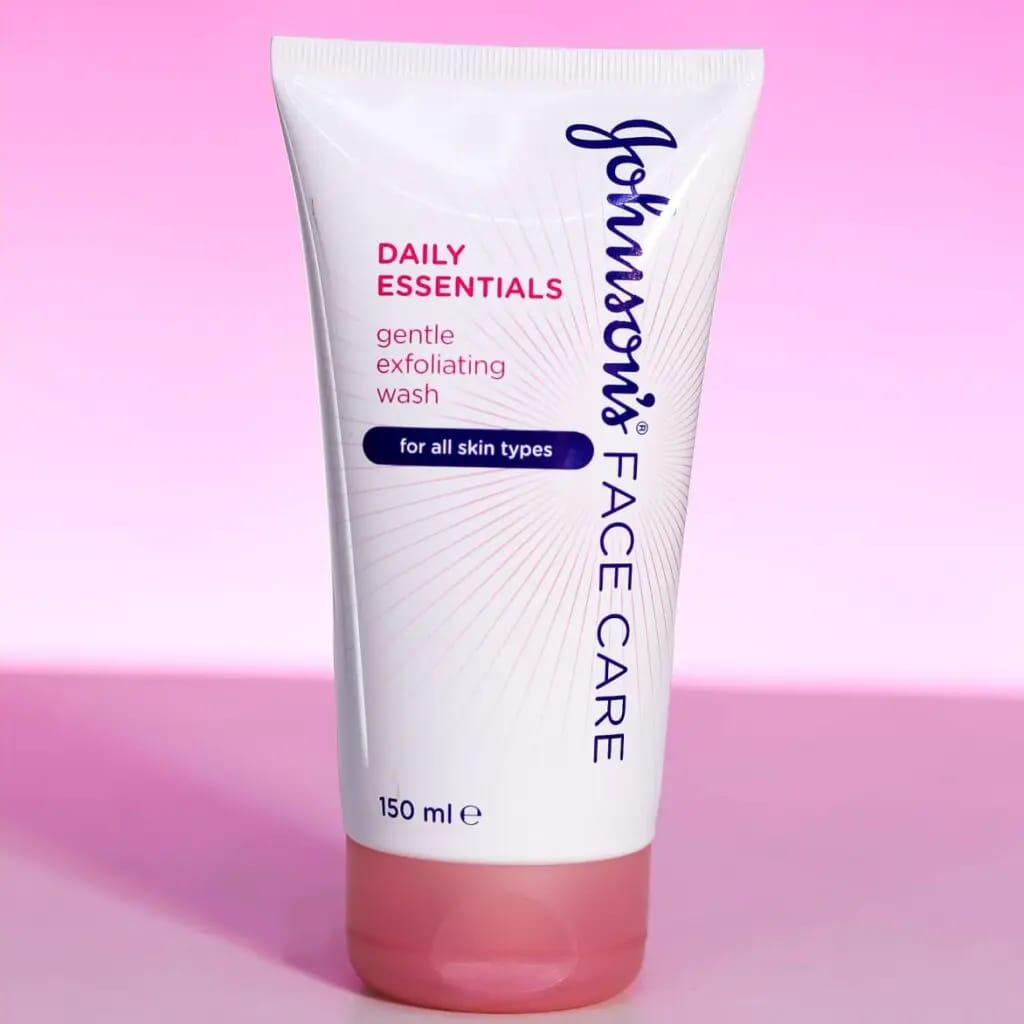Johnson's Daily Essentials Gentle Exfoliating Wash - 150ml